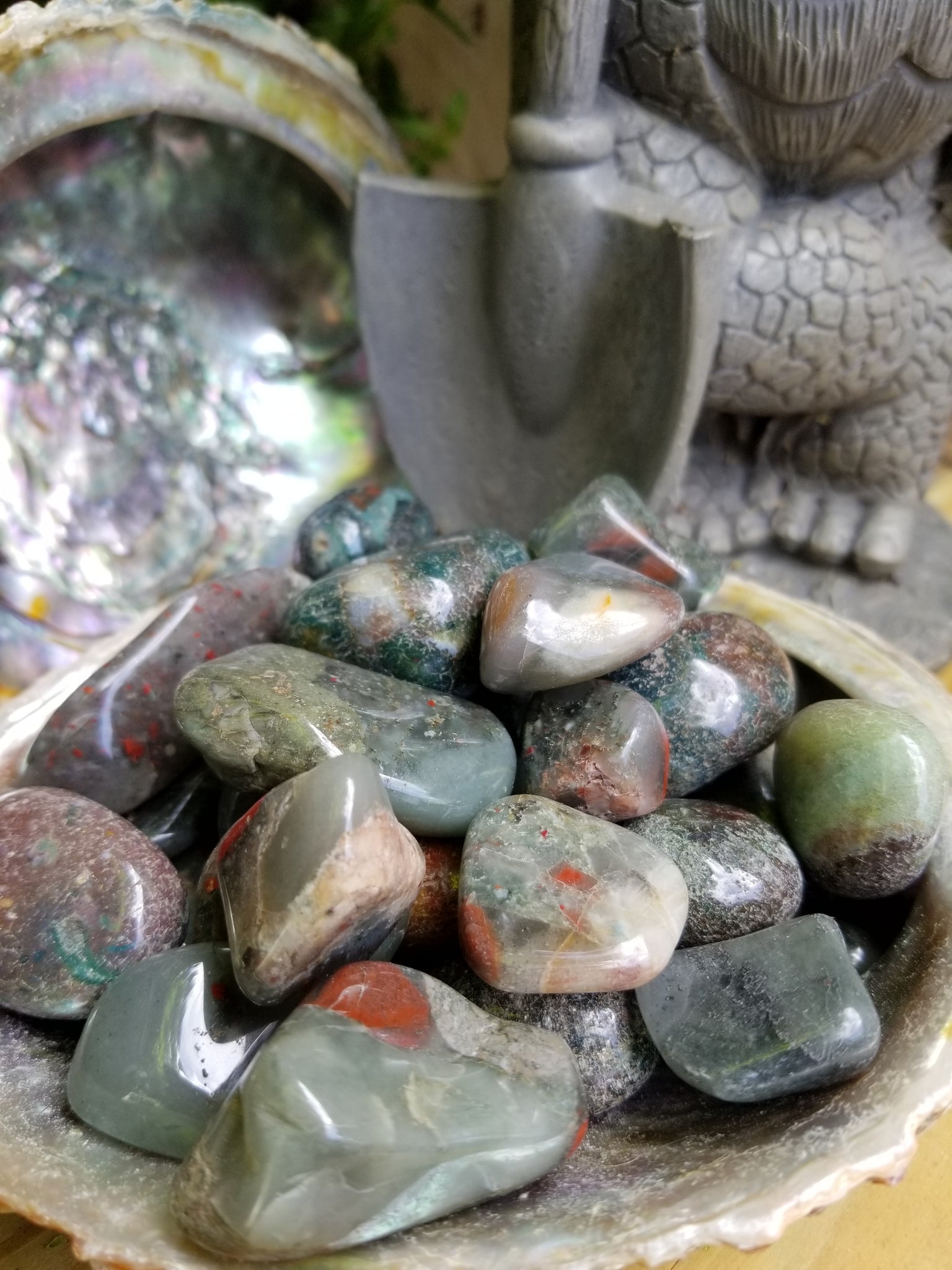 Blood Stone Tumbled – Dragon's Den Crystals & Stones